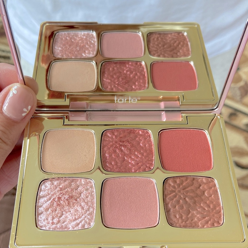 Tarte Amazonian day palette in maracuja juicy